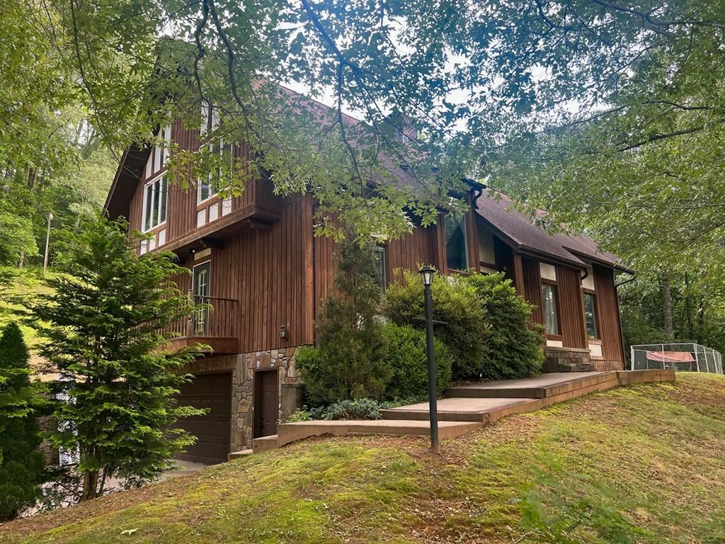 Photo of 130 Hope Terrace Road, Whittier, NC 28789 (MLS # 26042952)