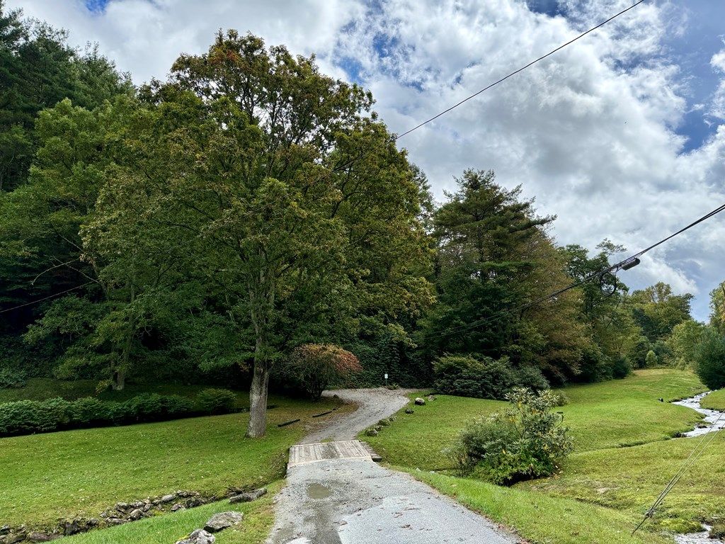 Photo of 0 Shepherds Dr, Glenville, NC 28736 (MLS # 26042377)