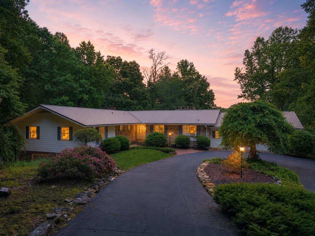 603 Hemlock Hills Dr