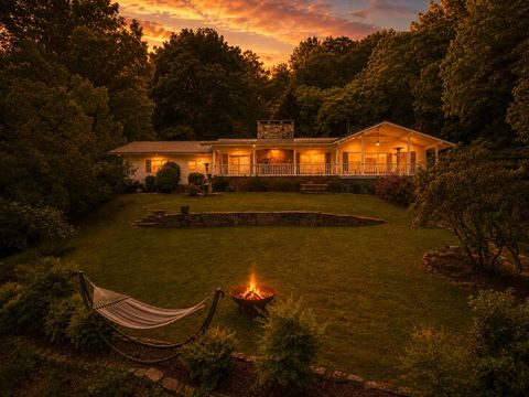 Photo of 603 Hemlock Hills Dr, Franklin, NC 28734 (MLS # 26047350)