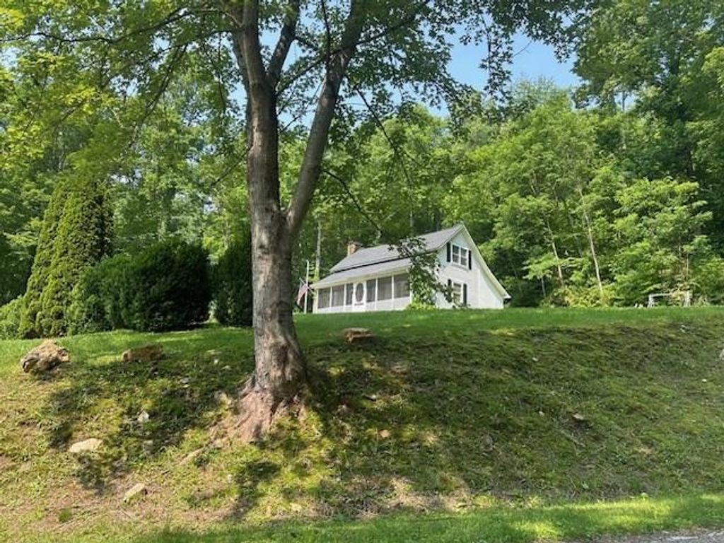 Photo of 10 Chigger Ridge, Sylva, NC 28770 (MLS # 26046544)