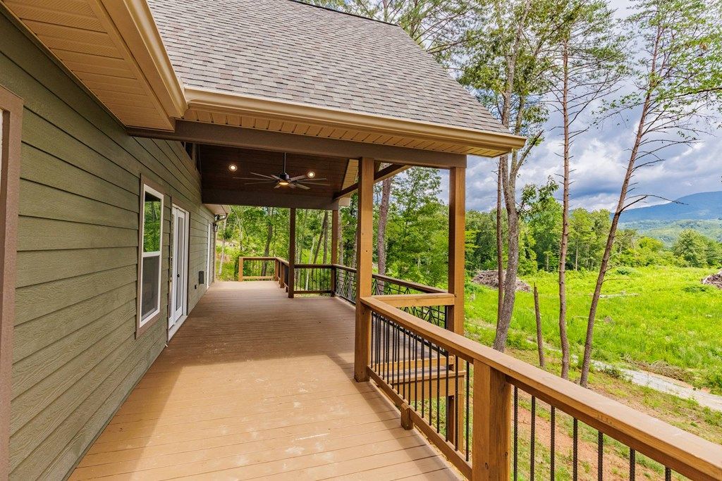 Photo of 46 Herbert Ln, Bryson City, NC 28713 (MLS # 26041693)