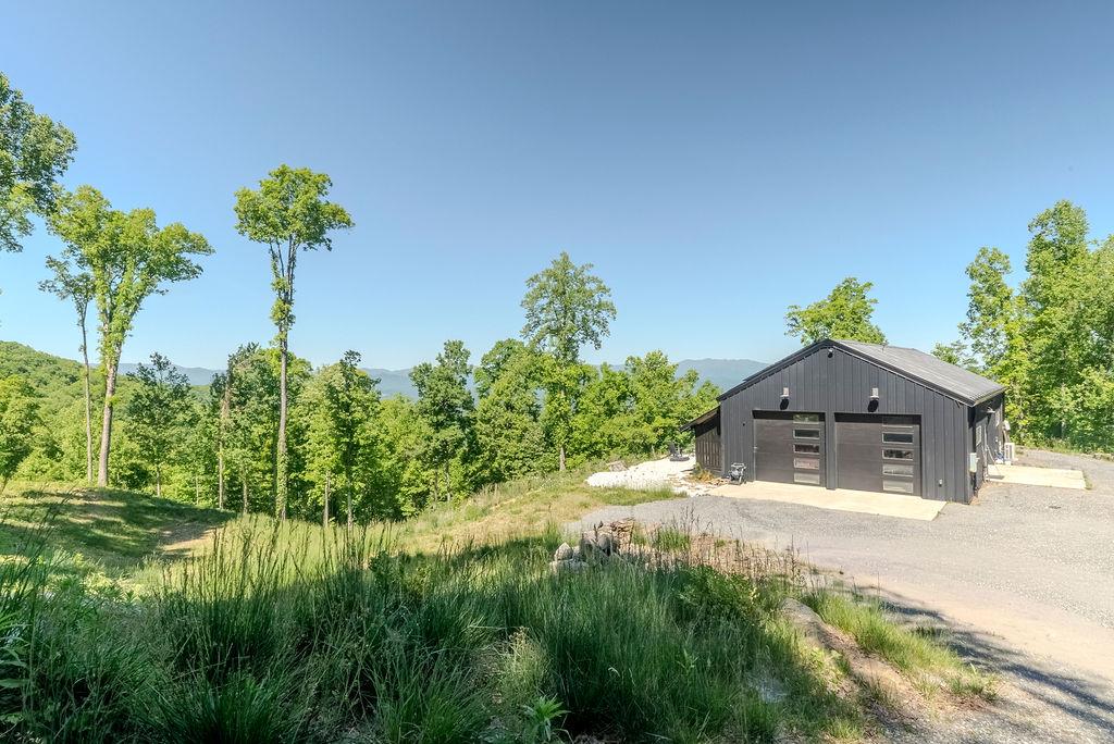 Franklin, North Carolina, 28734, United States, 2 Bedrooms Bedrooms, ,1 BathroomBathrooms,Residential,Active,2007303