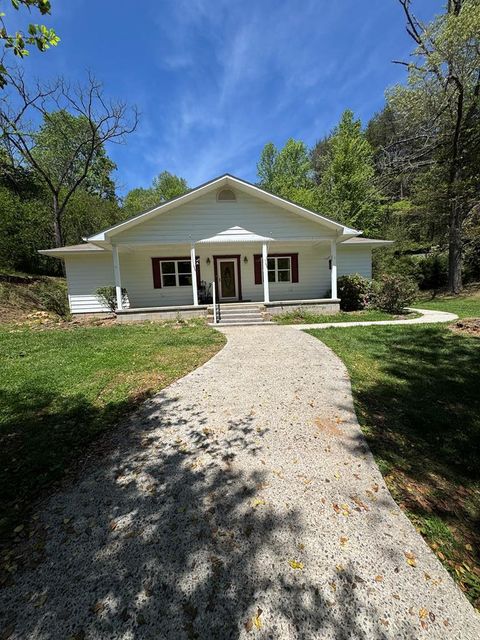 Photo of 51 Cooper Farm Road, Whittier, NC 28789 (MLS # 26047059)