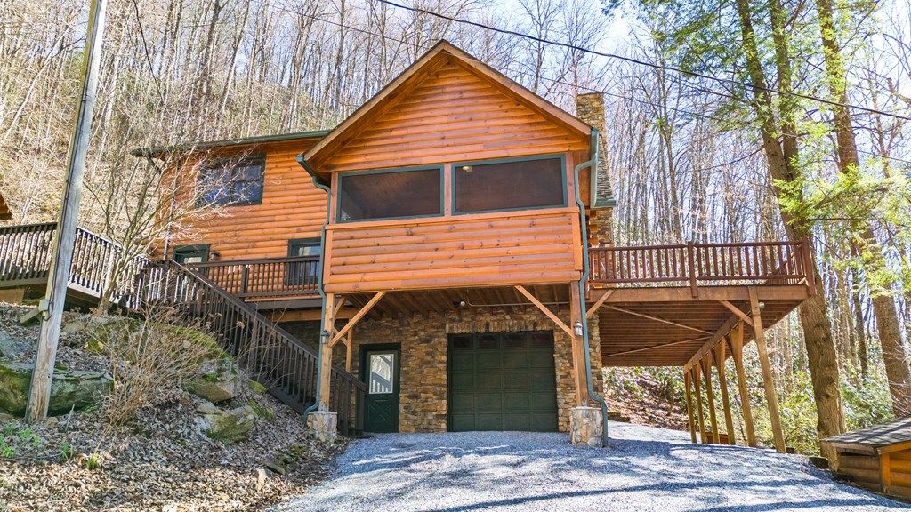 Photo of 3548 Dicks Creek Road, Whittier, NC 28789 (MLS # 26046612)