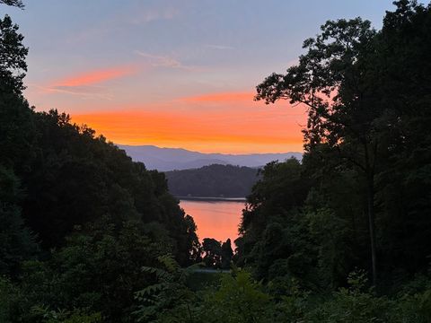 Photo of 414 Trails End Rd, Bryson City, NC 28713 (MLS # 26046625)