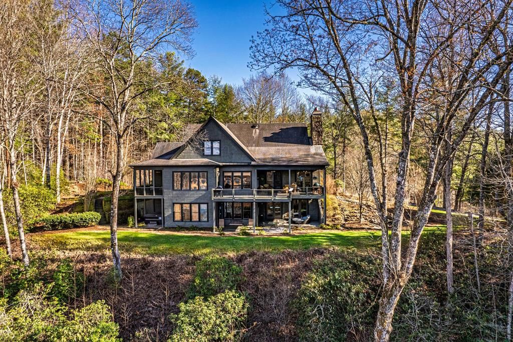 Photo of 414 Trails End Rd, Bryson City, NC 28713 (MLS # 26046625)