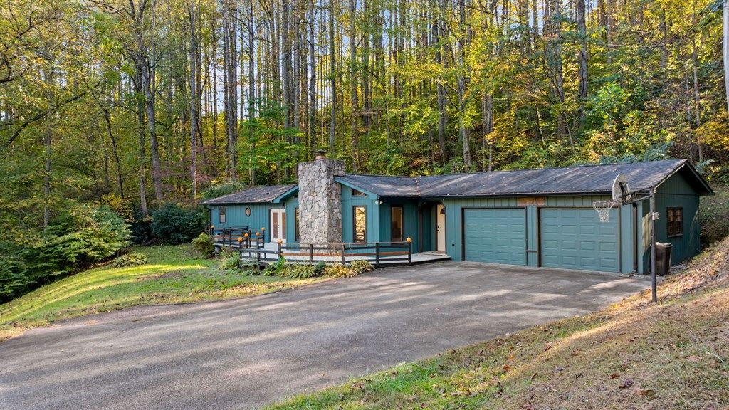 Photo of 619/621 Kitchens Branch Road, Sylva, NC 28779 (MLS # 26042430)