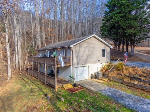 Photo of 290 Watauga Creek Trail, Franklin, NC 28734 (MLS # 26042790)