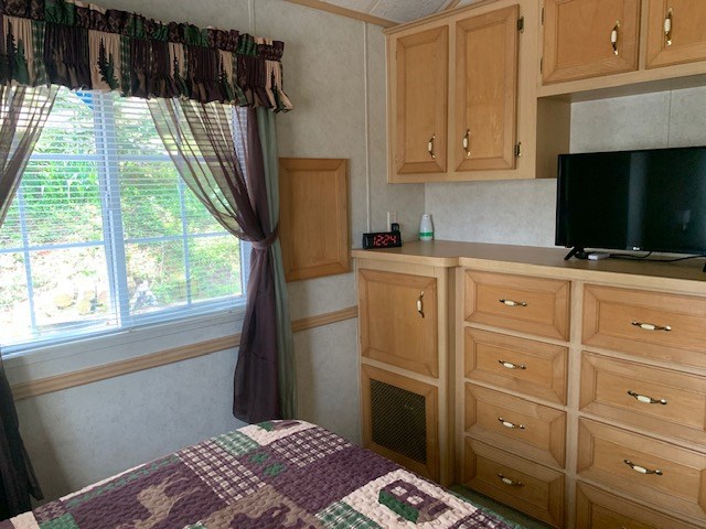 Bryson City, North Carolina 28713, United States, 1 Bedroom Bedrooms, ,1 BathroomBathrooms,Residential,Pending,109926