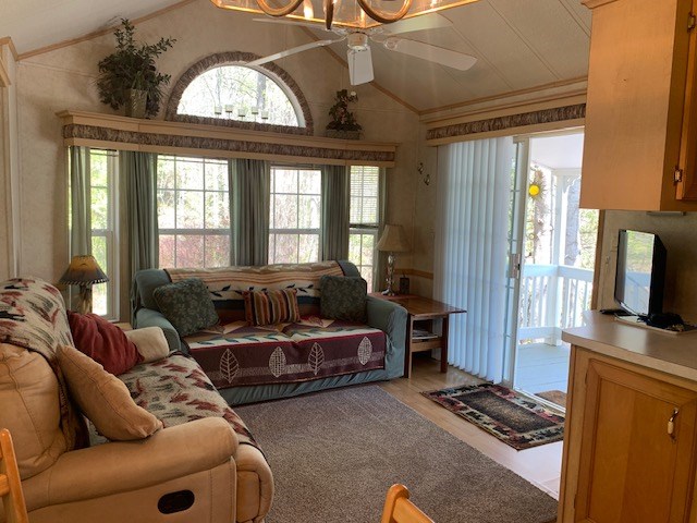 Bryson City, North Carolina 28713, United States, 1 Bedroom Bedrooms, ,1 BathroomBathrooms,Residential,Pending,109926