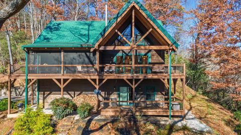 Photo of 151 Diamond Falls Boulevard, Franklin, NC 28734 (MLS # 26042681)
