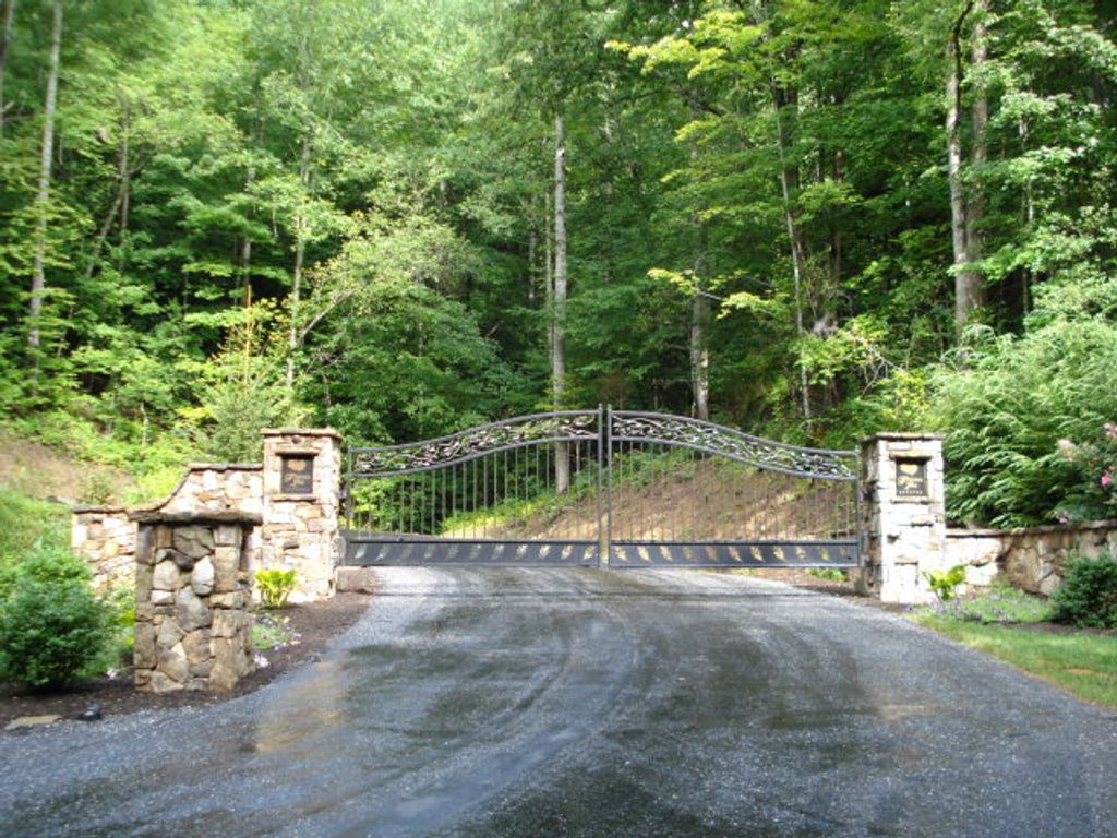 Photo of 64-3 Cherokee Ridge, Bryson City, NC 28713 (MLS # 25950840)