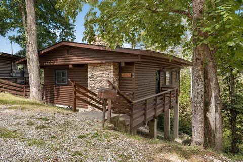 Photo of 319 Blue Ridge Pkwy, Bryson City, NC 28713 (MLS # 26047362)