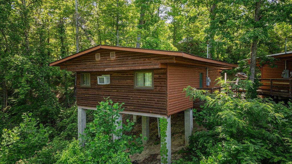 Photo of 319 Blue Ridge Pkwy, Bryson City, NC 28713 (MLS # 26047362)