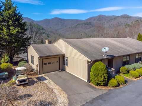 Photo of 176A Woodside Villas Dr, Franklin, NC 28734 (MLS # 26046666)