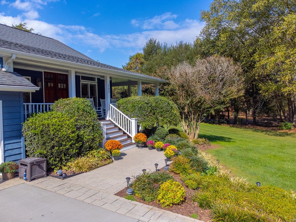 Photo of 180 Paw Paw Cv, Sylva, NC 28779 (MLS # 26042656)