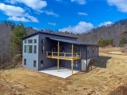 72 Mountain View Villas Rd Franklin NC 28734