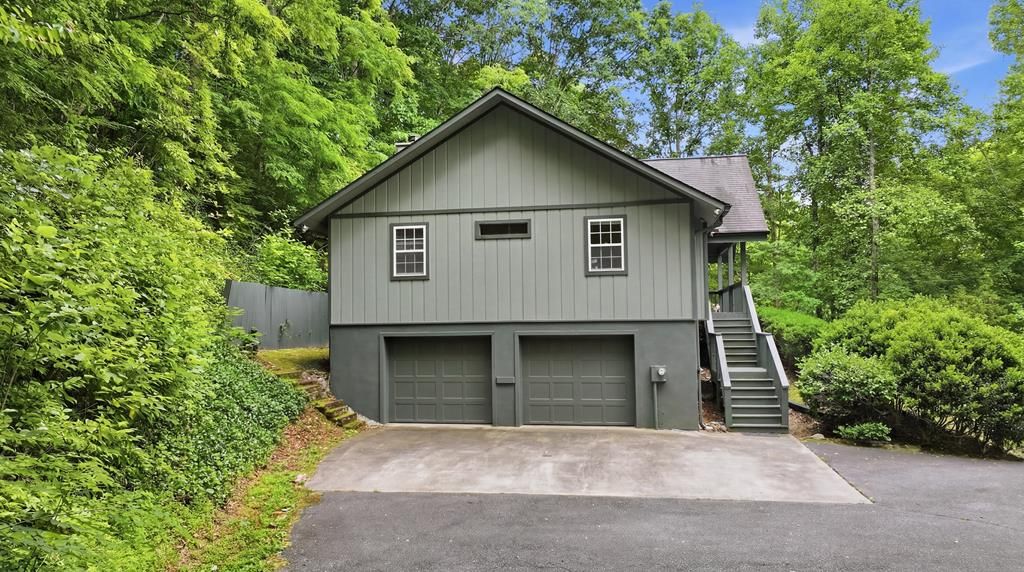 Photo of 100 Foresthill Lane, Whittier, NC 28789 (MLS # 26047675)