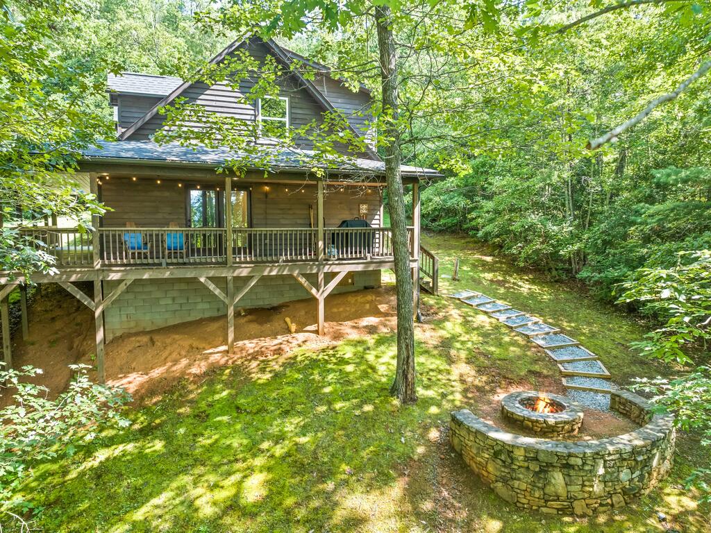 Photo of 374 Rio Bravo Dr, Sylva, NC 28779 (MLS # 26048144)