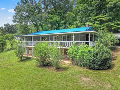 Photo of 200 Gregory Drive, Franklin, NC 28734 (MLS # 26047604)