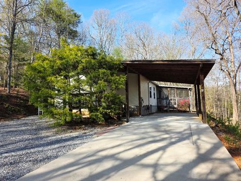 Photo of 40 East Side Ct, Franklin, NC 28734 (MLS # 26046876)