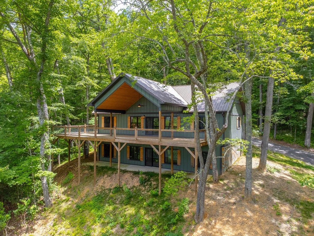 Photo of 960 Woods Mountains Trl, Glenville, NC 28723 (MLS # 26041712)