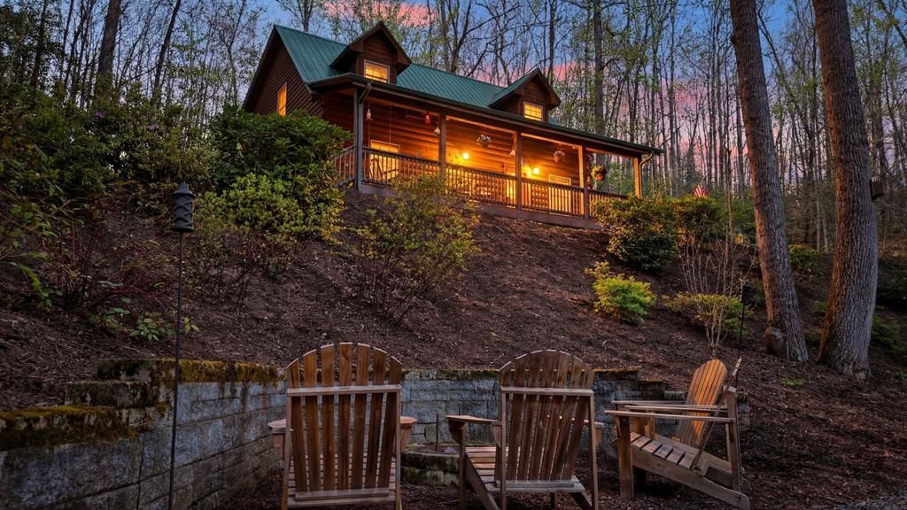 Photo of 105 Rising Ridge Rd, Whittier, NC 28789 (MLS # 26046865)