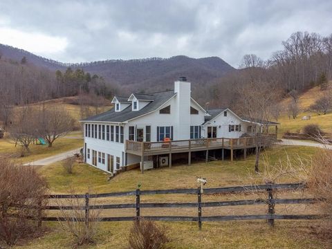 2206 Mountain Grove Rd Franklin NC 28734