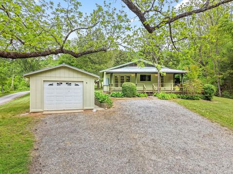 Photo of 19 Quail Ridge Trail, Franklin, NC 28734 (MLS # 26047231)