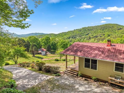 Photo of 190 Denver Vinson Road, Otto, NC 28763 (MLS # 26047126)