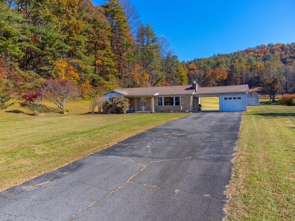 Photo of 59 Poison Branch Road, Robbinsville (Graham), NC 28771 (MLS # 26042613)