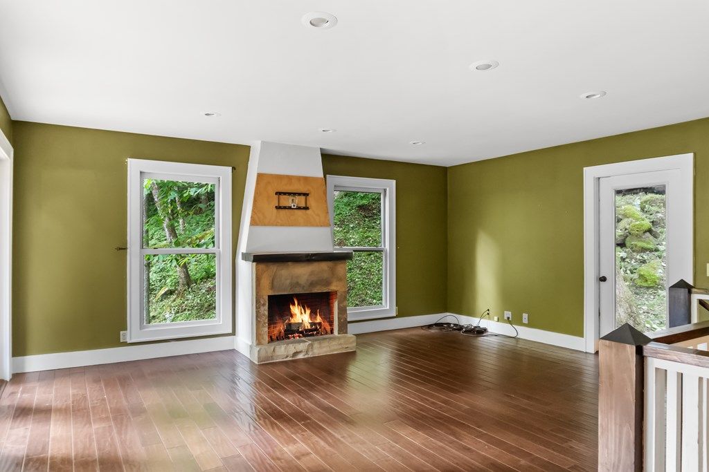 Photo of 88 Vistawilla Dr, Glenville, NC 28736 (MLS # 26047017)