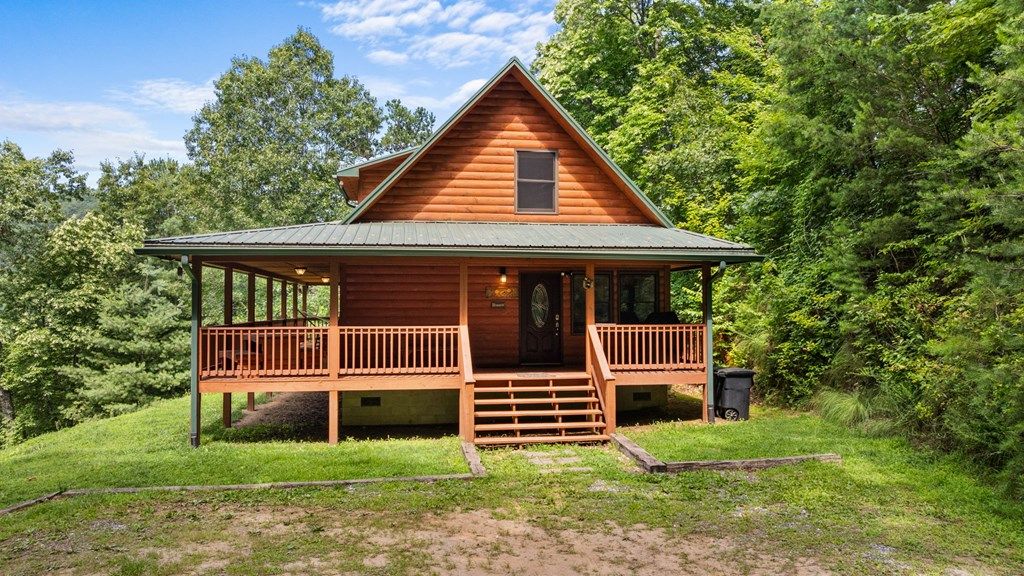 Photo of 55 Kirkland Mountain Ln, Bryson City, NC 28713 (MLS # 26041519)