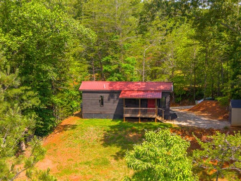 Photo of 9 Vista Circle, Franklin, NC 28734 (MLS # 26047418)