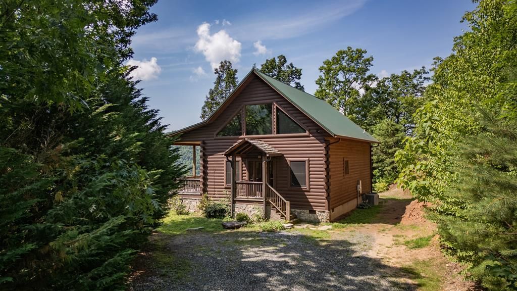 Photo of 119 Towaliga Dr, Bryson City, NC 28713 (MLS # 26042172)