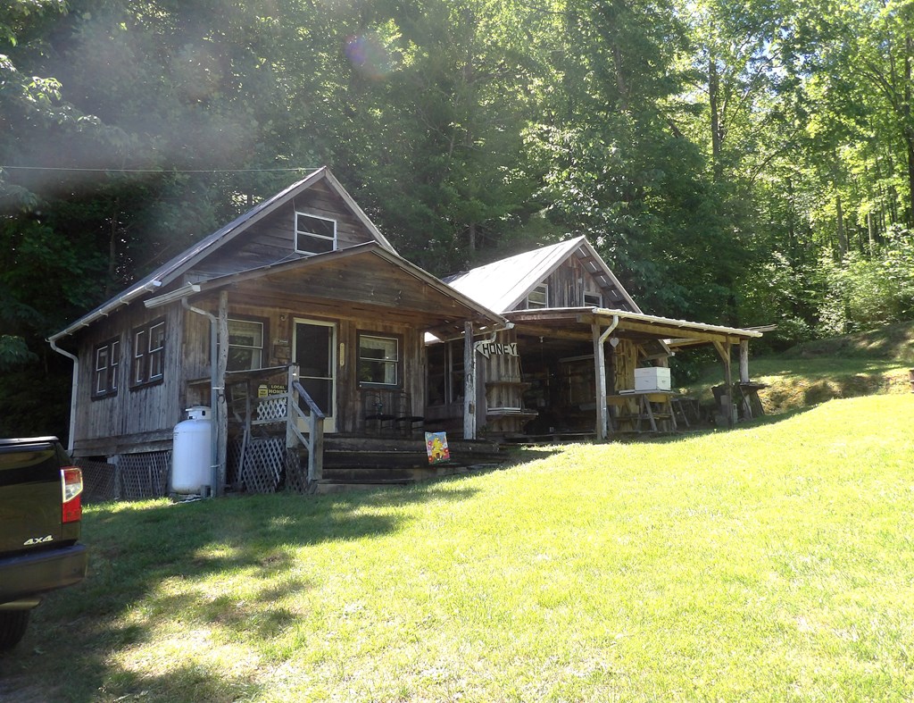 1932 Brush Creek Rd