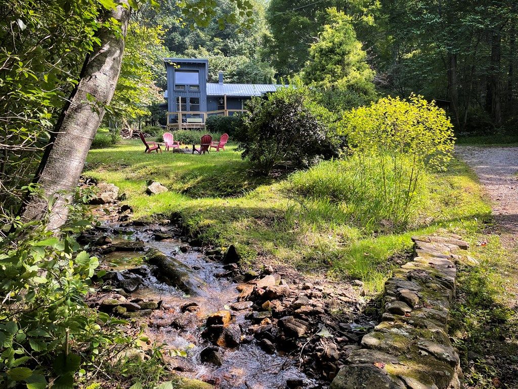Photo of 354 Bart Cove Rd, Sylva, NC 28787 (MLS # 26042411)