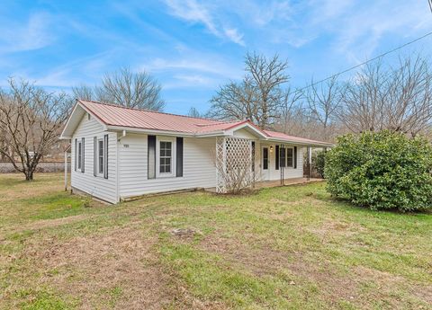 Photo of 1124 Skyland Dr, Sylva, NC 28779 (MLS # 26043176)