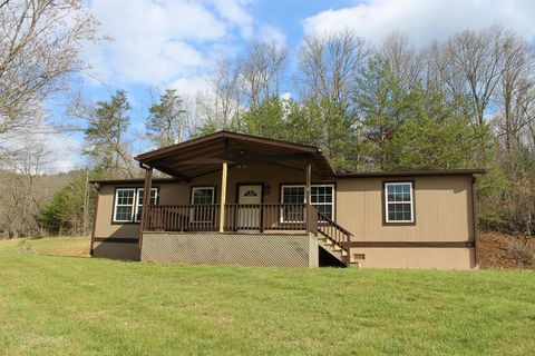 Photo of 659 Gibson Cove Rd, Franklin, NC 28734 (MLS # 26046679)