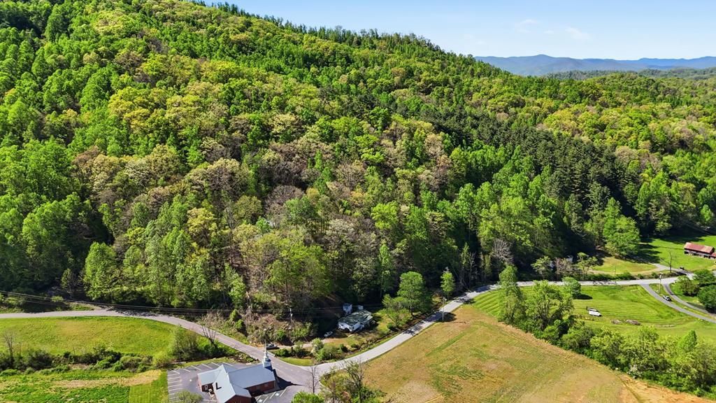 Photo of 1200 Barkers Creek Rd, Whittier, NC 28789 (MLS # 26047012)
