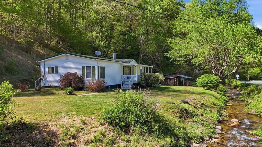 Photo of 1200 Barkers Creek Rd, Whittier, NC 28789 (MLS # 26047012)