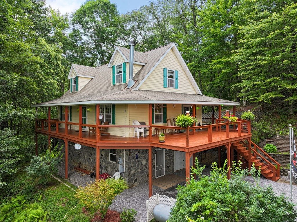 Photo of 96 Brentwood Trail, Sylva, NC 28779 (MLS # 26041945)