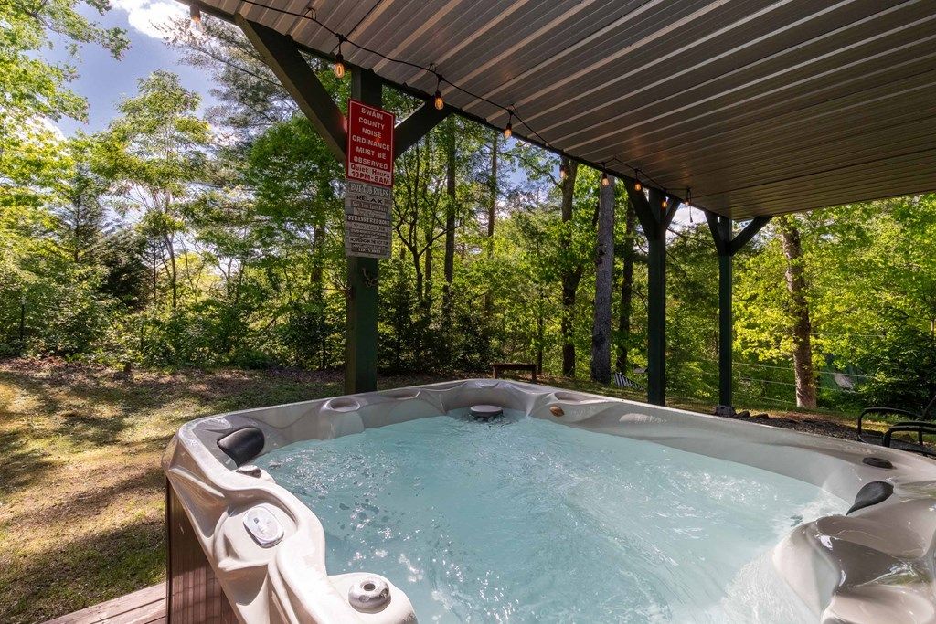 Photo of 44 Riverside Dr, Whittier, NC 28789 (MLS # 26042717)