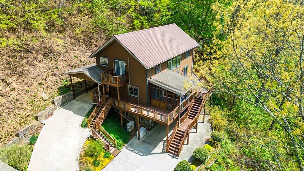 Photo of 1602 Forest Run Road, Sylva, NC 28789 (MLS # 26047558)