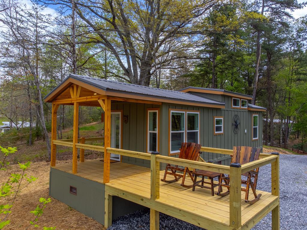 108 Bear Pen Cove