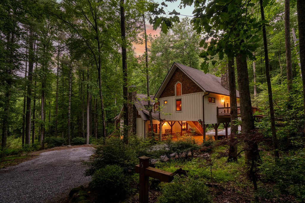 64 Hidden Springs Road