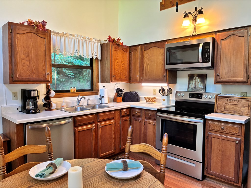 Robbinsville (Graham), North Carolina 28771, United States, 2 Bedrooms Bedrooms, ,2 BathroomsBathrooms,Residential,Active,157288