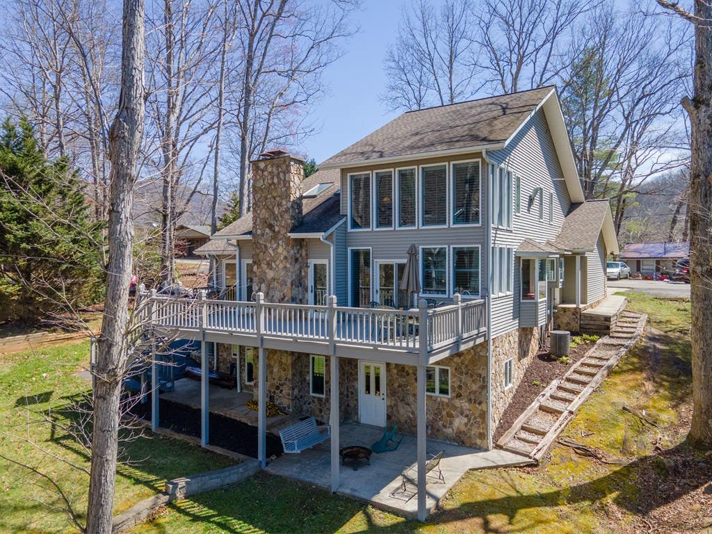 Photo of 82 Avisco Road, Robbinsville, NC 28771 (MLS # 26047227)