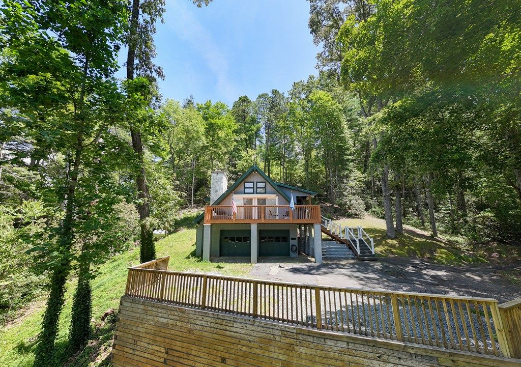 Photo of 68 Mountain Drive, Robbinsville (Graham), NC 28771 (MLS # 26041318)